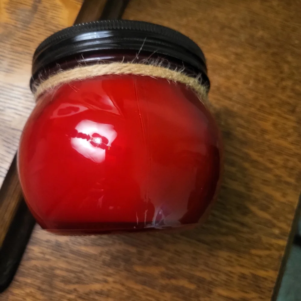 NEW PIER 1 IMPORTS ONE 2 WICK MAGIC RED APPLE CANDLE DISCONTINUED RARE